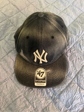 ’47 New York Yankees Captain 
Loughlin SnapBack Hat New